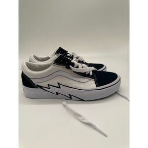NWOT Vans Old Skool Bolt Black White Sneakers Kids Size 7 Platform Shoes